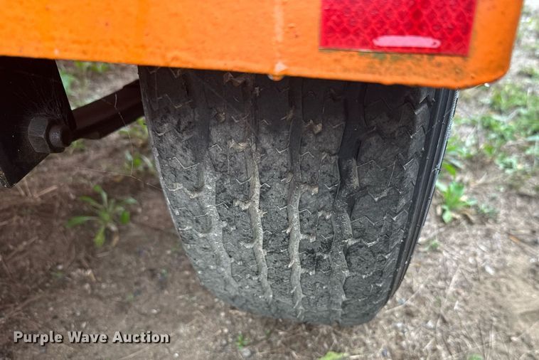 image for item DT6335 1999 American Signal message board trailer