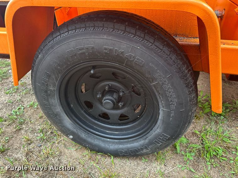 image for item DT6335 1999 American Signal message board trailer