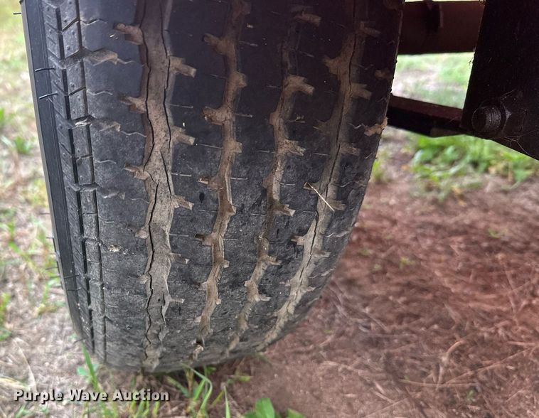 image for item DT6335 1999 American Signal message board trailer