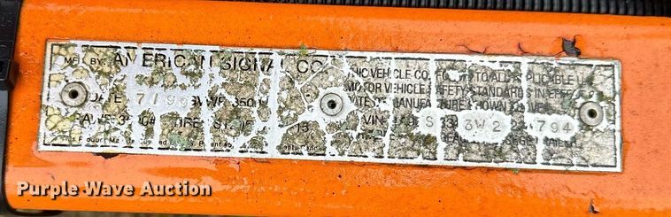 image for item DT6335 1999 American Signal message board trailer