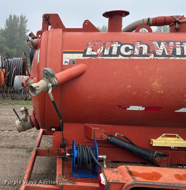 image for item DT6338 2010 Ditch Witch  FX30 vacuum excavator