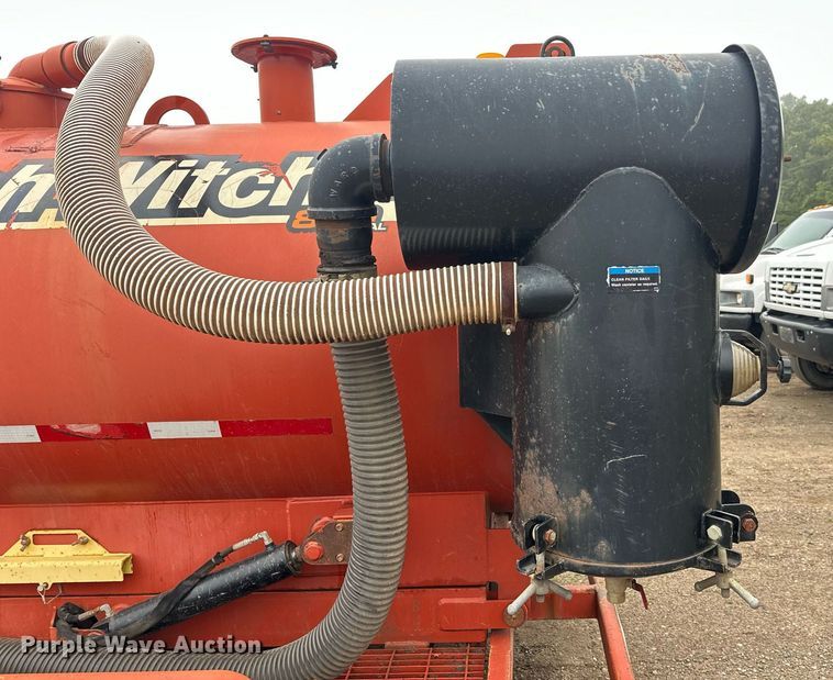 image for item DT6338 2010 Ditch Witch  FX30 vacuum excavator