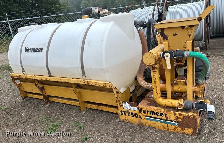 image for item DT6339 2004 Vermeer ST750A mud mixer