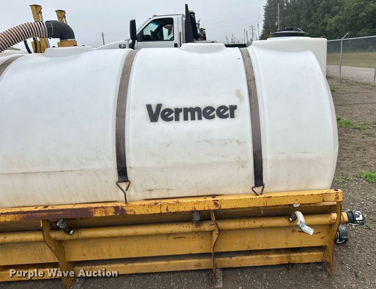 image for item DT6339 2004 Vermeer ST750A mud mixer