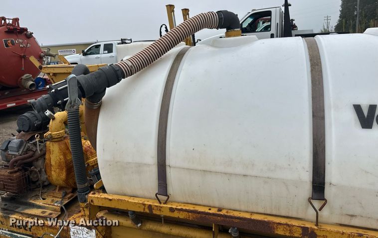 image for item DT6339 2004 Vermeer ST750A mud mixer