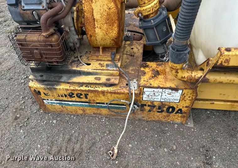 image for item DT6339 2004 Vermeer ST750A mud mixer