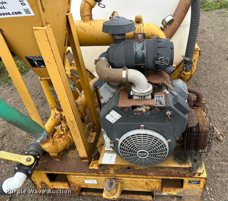 image for item DT6339 2004 Vermeer ST750A mud mixer