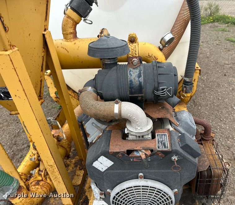 image for item DT6339 2004 Vermeer ST750A mud mixer