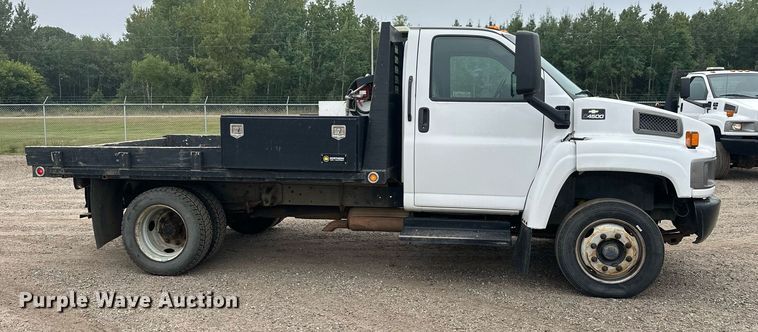 image for item DT6341 2009 Chevrolet C4500 flatbed truck