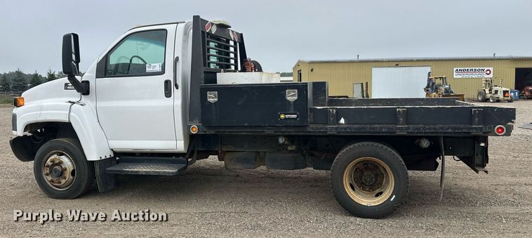 image for item DT6341 2009 Chevrolet C4500 flatbed truck