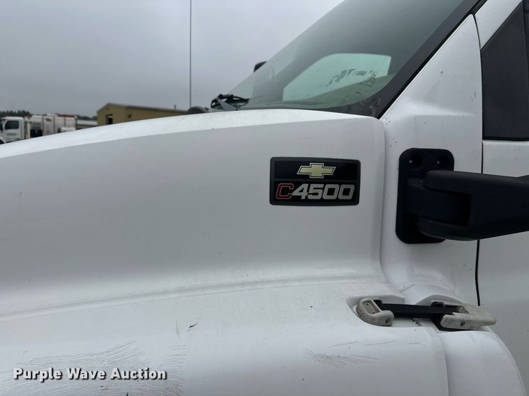 image for item DT6341 2009 Chevrolet C4500 flatbed truck