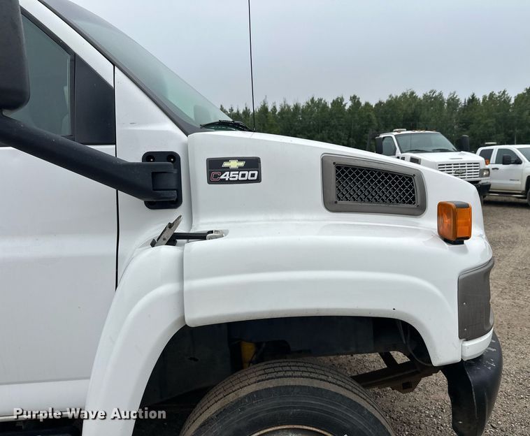 image for item DT6341 2009 Chevrolet C4500 flatbed truck