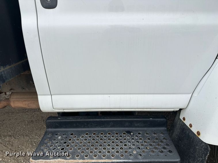 image for item DT6341 2009 Chevrolet C4500 flatbed truck