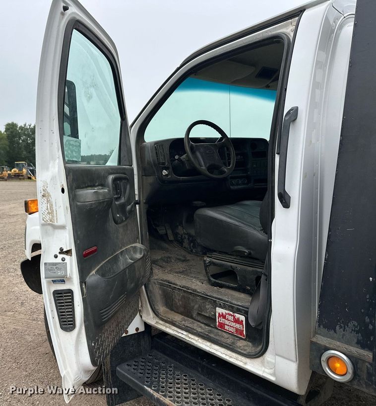 image for item DT6341 2009 Chevrolet C4500 flatbed truck