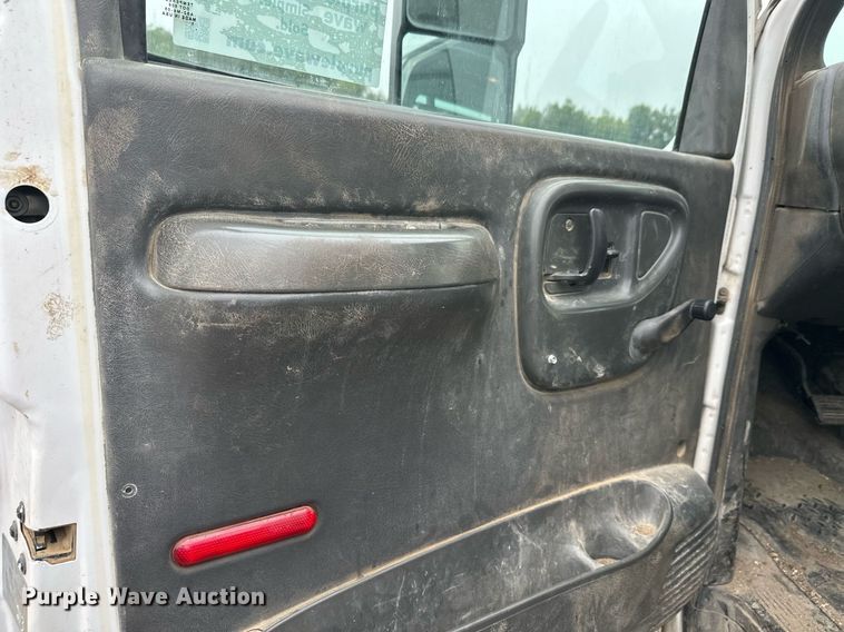 image for item DT6341 2009 Chevrolet C4500 flatbed truck