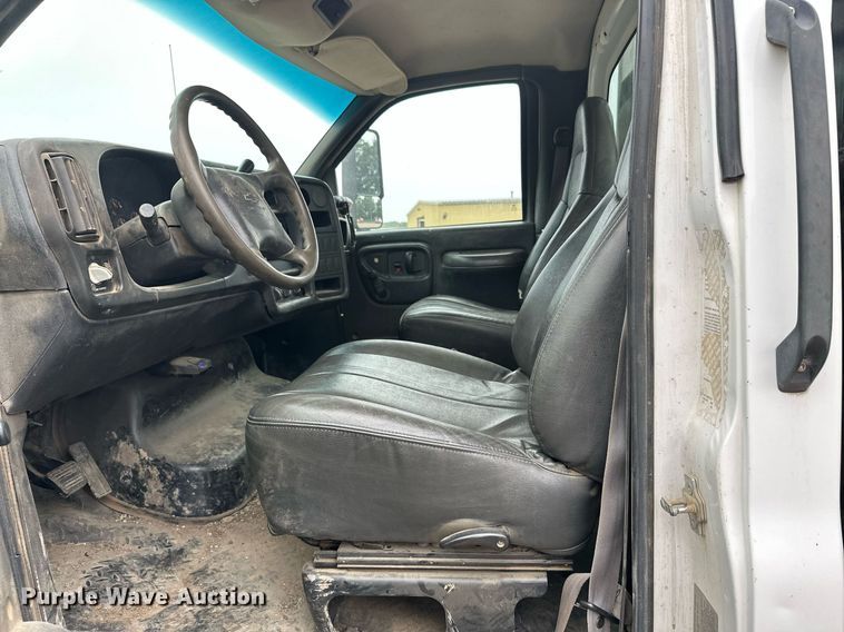 image for item DT6341 2009 Chevrolet C4500 flatbed truck