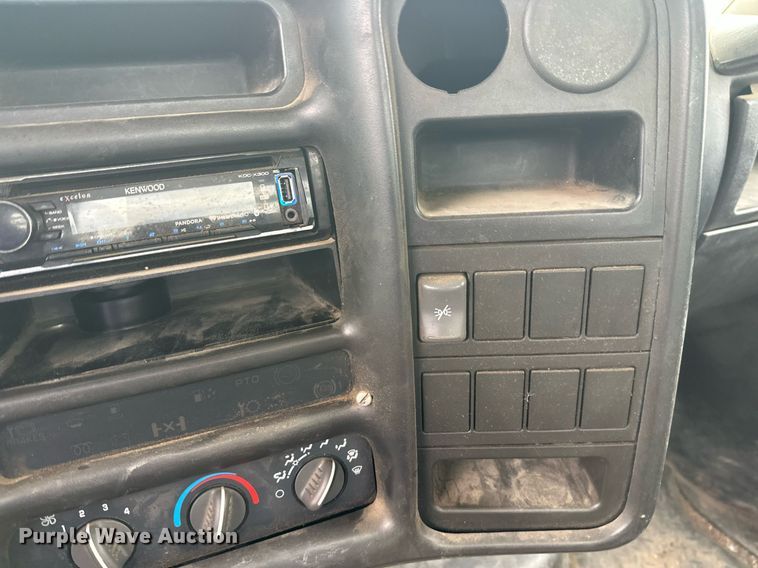 image for item DT6341 2009 Chevrolet C4500 flatbed truck