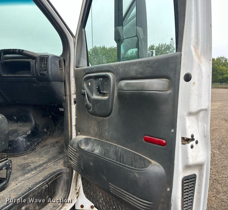 image for item DT6341 2009 Chevrolet C4500 flatbed truck