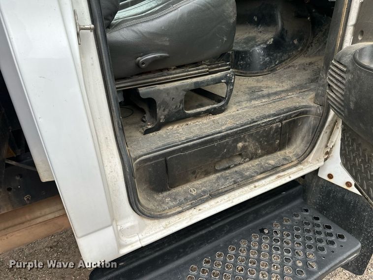 image for item DT6341 2009 Chevrolet C4500 flatbed truck