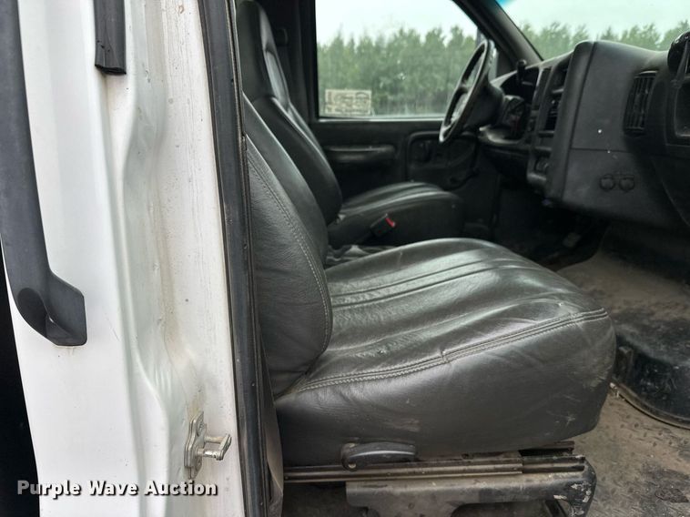 image for item DT6341 2009 Chevrolet C4500 flatbed truck