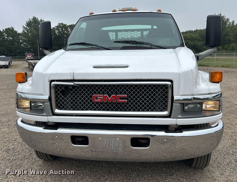 image for item DT6343 2006 GMC C4500 flatbed truck