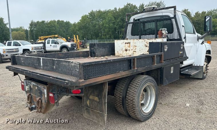 image for item DT6343 2006 GMC C4500 flatbed truck