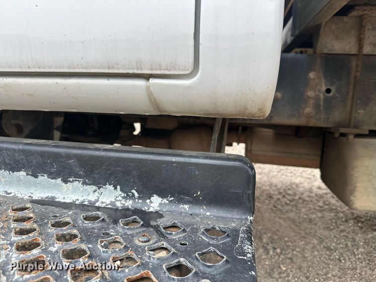 image for item DT6343 2006 GMC C4500 flatbed truck