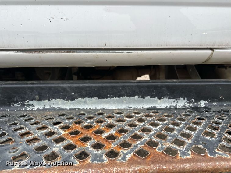 image for item DT6343 2006 GMC C4500 flatbed truck