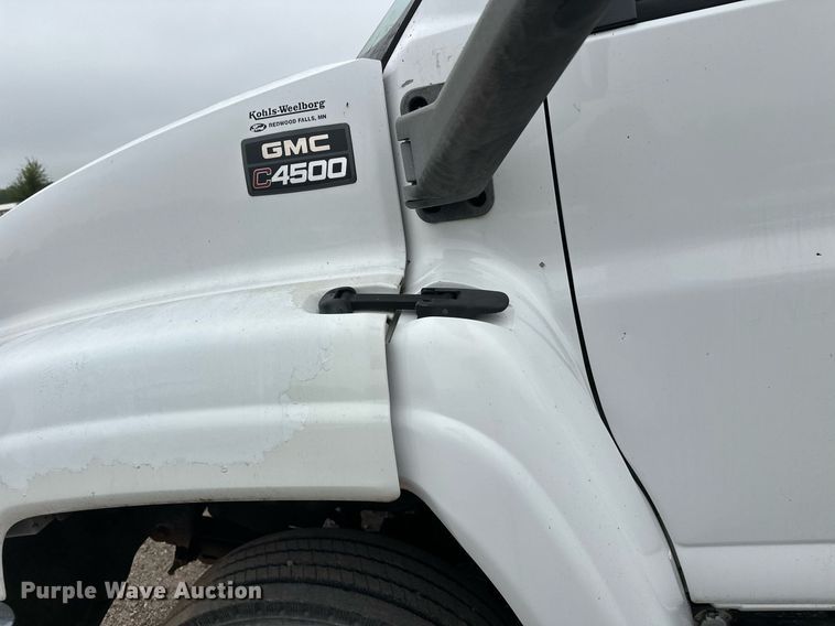 image for item DT6343 2006 GMC C4500 flatbed truck