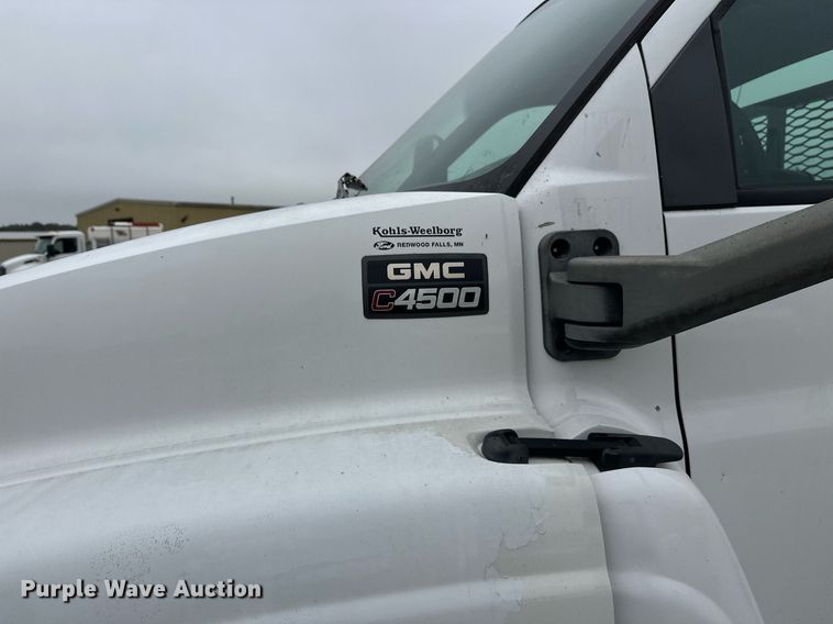 image for item DT6343 2006 GMC C4500 flatbed truck