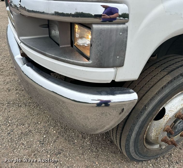 image for item DT6343 2006 GMC C4500 flatbed truck