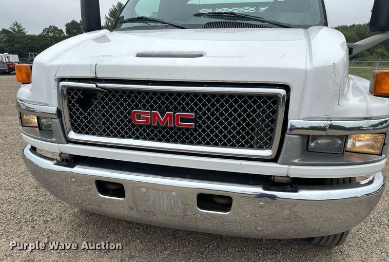image for item DT6343 2006 GMC C4500 flatbed truck