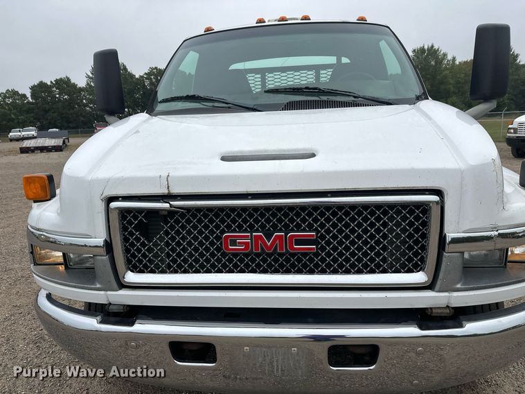 image for item DT6343 2006 GMC C4500 flatbed truck
