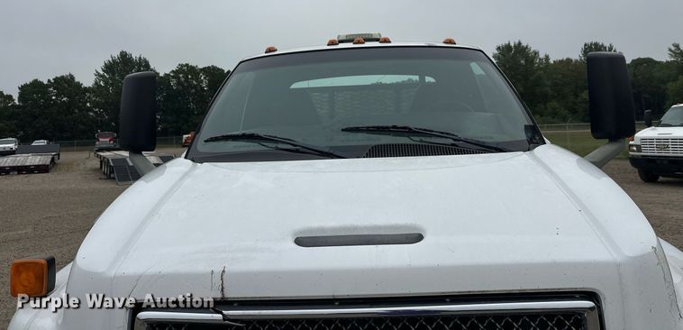 image for item DT6343 2006 GMC C4500 flatbed truck