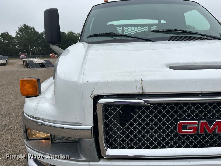 image for item DT6343 2006 GMC C4500 flatbed truck