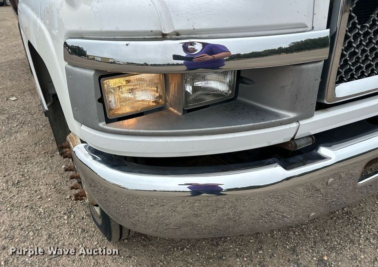 image for item DT6343 2006 GMC C4500 flatbed truck