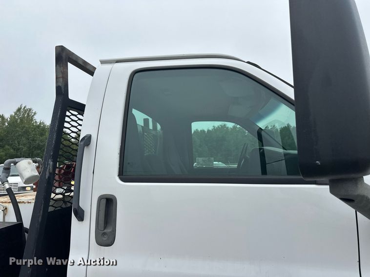 image for item DT6343 2006 GMC C4500 flatbed truck