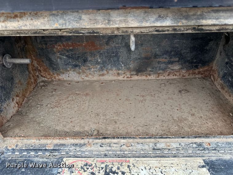 image for item DT6343 2006 GMC C4500 flatbed truck