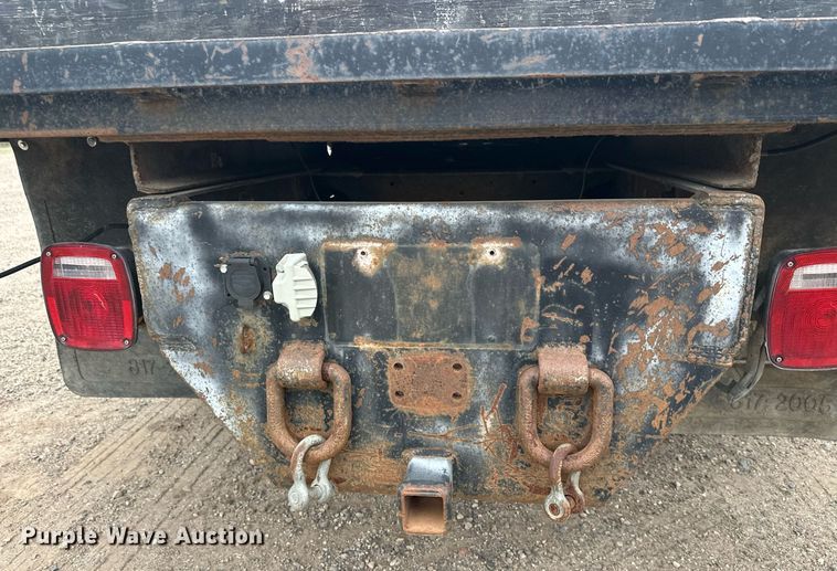 image for item DT6343 2006 GMC C4500 flatbed truck