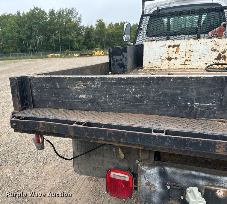 image for item DT6343 2006 GMC C4500 flatbed truck