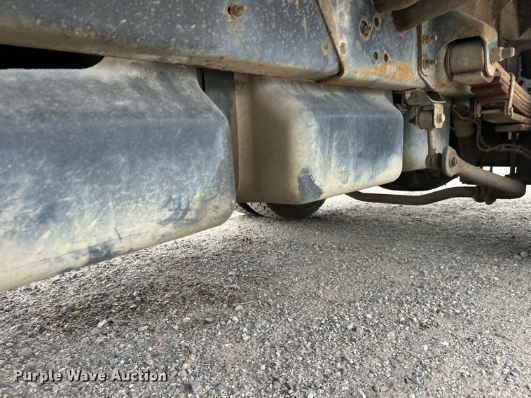 image for item DT6343 2006 GMC C4500 flatbed truck