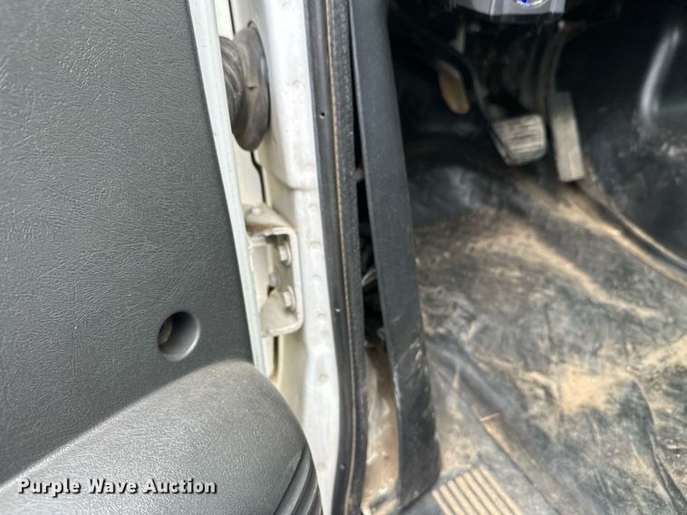 image for item DT6343 2006 GMC C4500 flatbed truck