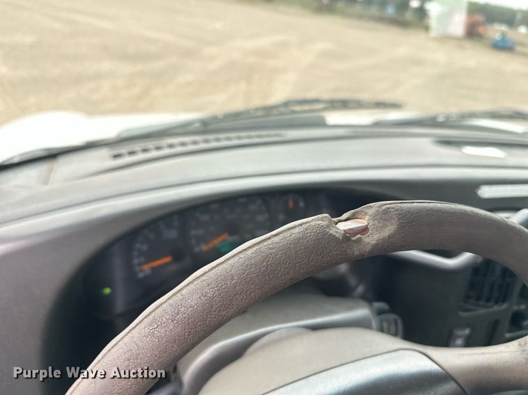 image for item DT6343 2006 GMC C4500 flatbed truck