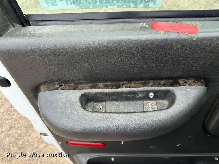 image for item DT6343 2006 GMC C4500 flatbed truck