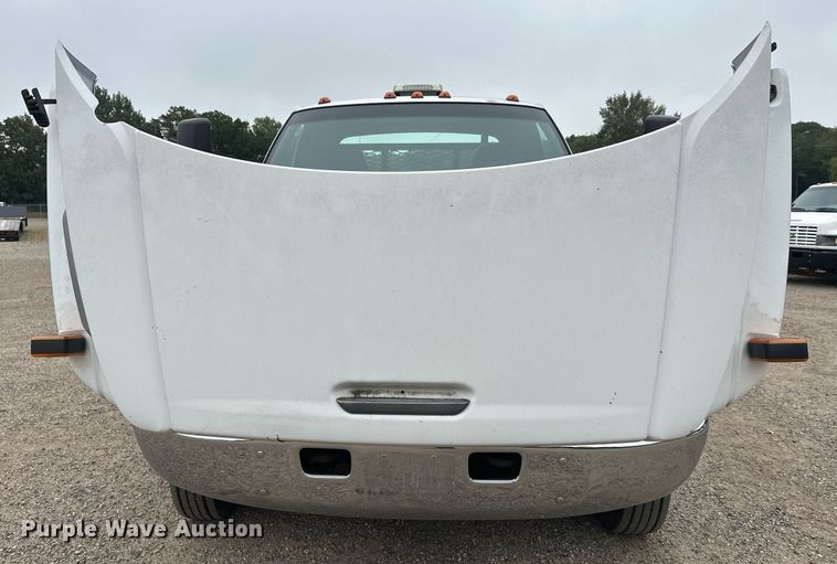 image for item DT6343 2006 GMC C4500 flatbed truck