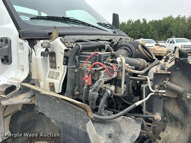 image for item DT6343 2006 GMC C4500 flatbed truck