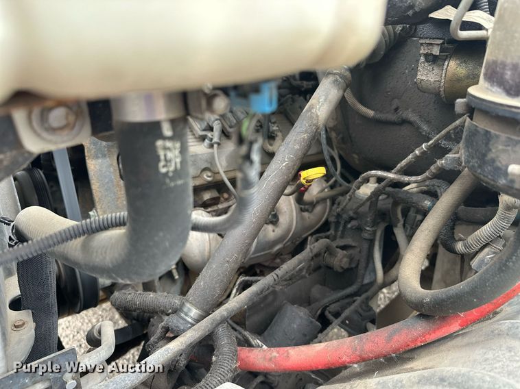 image for item DT6343 2006 GMC C4500 flatbed truck