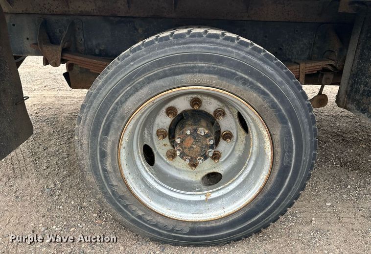 image for item DT6343 2006 GMC C4500 flatbed truck