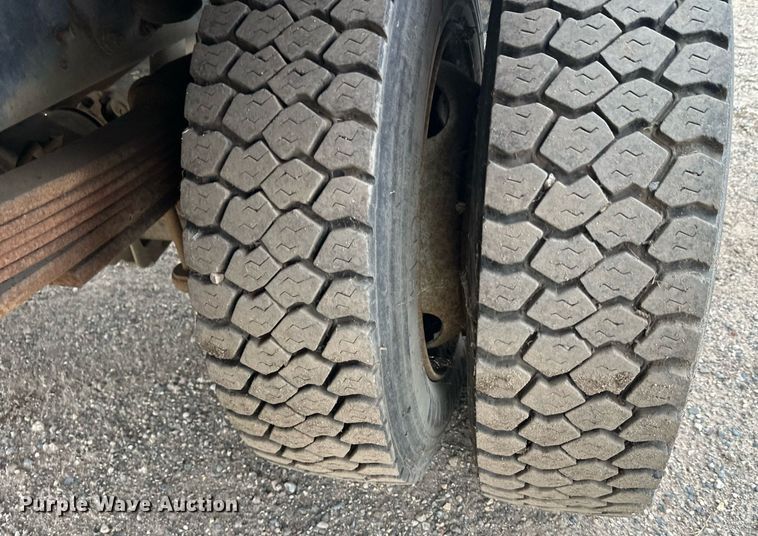 image for item DT6343 2006 GMC C4500 flatbed truck