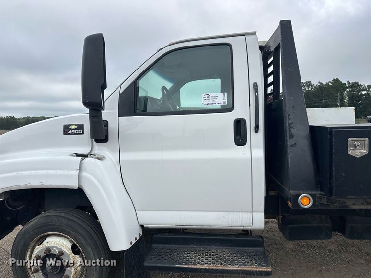 image for item DT6347 2009 Chevrolet C4500 flatbed truck